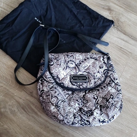 NWT Marc by Marc Jacobs Tan Paisley Black Trim Bohemian Edgy Crossbody Bag - Picture 1 of 3